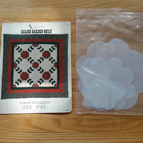 Vintage 80s Calico Garden Quilt Sewing Pattern with Templates - Picture 2 of 6